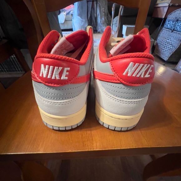 Men’s Nike dunk low sail/picante red photon dust - Picture 3 of 4